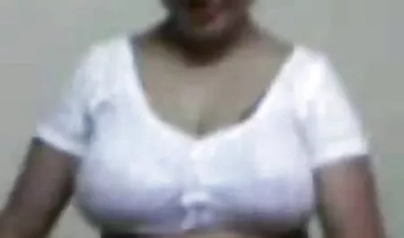 બબલ બટ્ટ લેસ્બિયન્સ જેવી ગાંડ પોર્ન વાહિયાત શેરી માં ભજવે છે