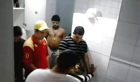 સેક્સી ક્યુબન પાડોશી ગાંડ Hooked અને કેમેરા પર વાહિયાત Fucked