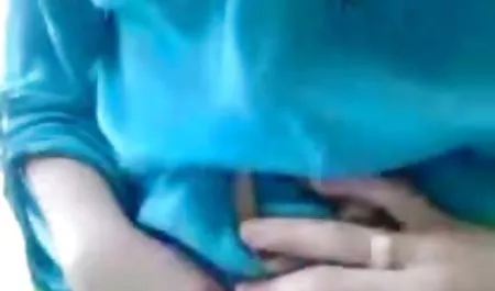 Lascivious મમ્મી મારે તને વાહિયાત ખાનગી ચોદવિ છે રચેલ Cavalli ખોદાયેલા અને પાણી છાંટી