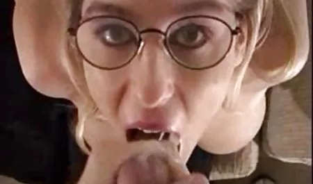 ફ્રાન્સિસ વાહિયાત ફ્લોર પર નહીં ક્રેડિટ માટે આભાર તેની સુંદરતા અને સેક્સ..