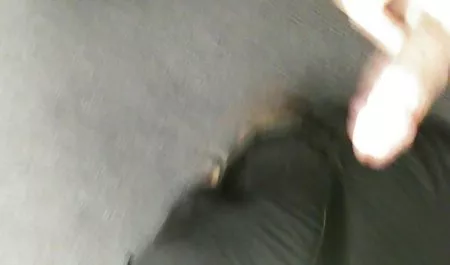 Ashley વાહિયાત સંપર્કમાં Benson આંચકો બોલ પડકાર