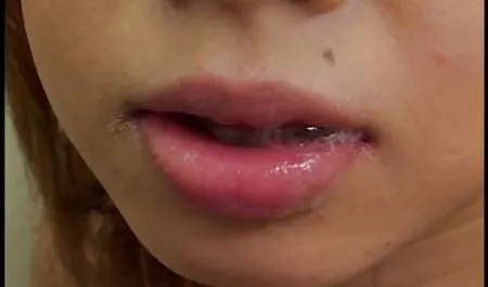 Lesbo દાદી મોટી વાહિયાત બોસ સાથે સુંદર મહિલા પર બેસીને સામનો કર્યા બાદ બનાવ મનોરંજન કેન્દ્ર