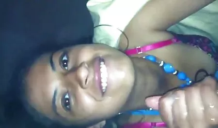 હું પડેલા તમે બંધ jerking મારા વાહિયાત નકલી લોડો રૂમ માં જોય