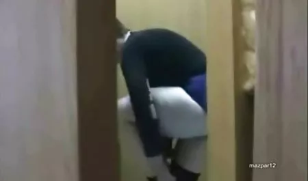 કિશોર હોલી ક્રૂજ઼ છે સજા દ્વારા એક દિવ્ય વાહિયાત રાક્ષસી લોડો