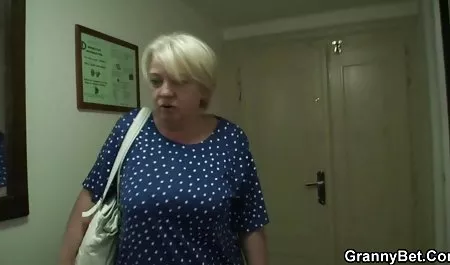 352 Clarissa xxx વાહિયાત