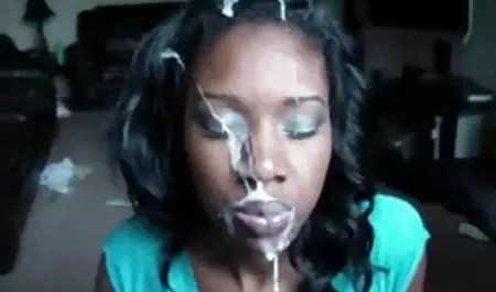 પ્રબળ પગ આપવા માટે ક્રમમાં આ કરવા વાહિયાત સાથે સેક્સ ડોલ માટે ગુલામો પૂજા પગ