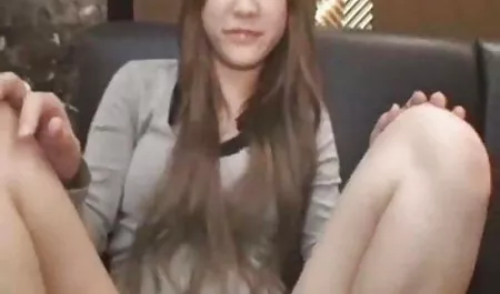 મસાલેદાર વાહિયાત ઉપર સુંદરતા રહેલી છે તેના મીઠી ગાંડ fucked અને ક્રીમ