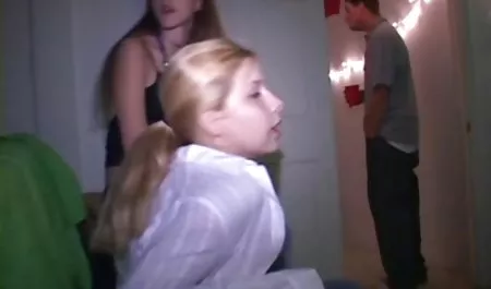 હું મૂકી મારા xxx વાહિયાત સેક્સી પગ અધિકાર તમારા ચહેરા