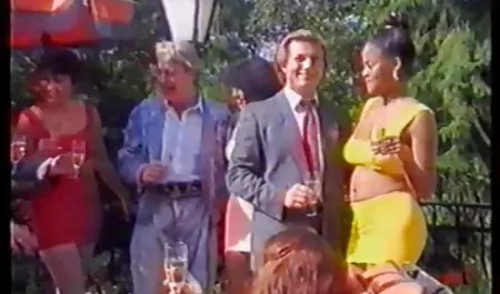 એન હેથવે પોર્ન વાહિયાત ગાંડ - પ્રેમ અને અન્ય (2010)