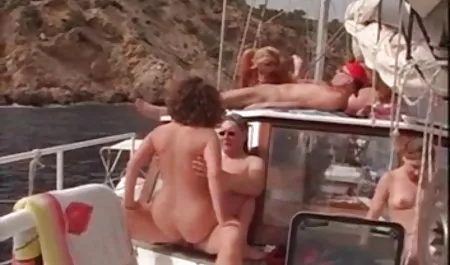 દ રેસ્ટોરાં અંદરથી પહેરવાનું વસ્ત્ર કે ભારતીય વાહિયાત કાર વસ્ત્રો