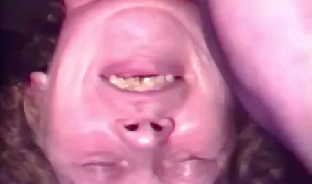 હોટ મોડેલ વાહિયાત સ્ટેફની શેરડી Pleases એક ચાહક