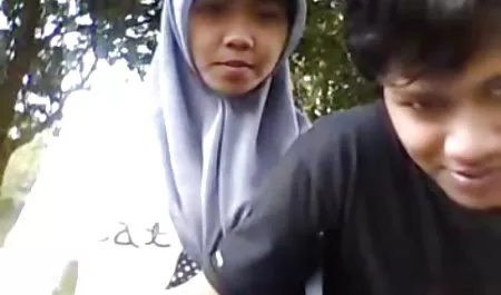 તોફાની સારાહ વાહિયાત સેક્સ પોર્ન બનાવે છે એક વિચિત્ર મીઠી લેસ્બિયન પ્રેમ સાથે ઓલ્ડ લેડી