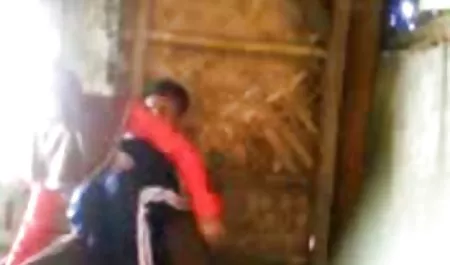 લકી વરણાગિયું માણસ Fucks કામુક ચિક તેમણે મળ્યા ઇન્ટરનેટ આ queers વાહિયાત પર