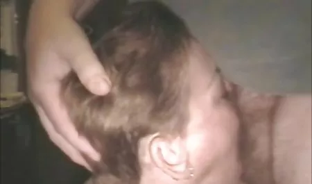 હિંમત પ્રેમ બ્રિટ બનાવ્યા તેમના ડિક માટે આ ચહેરો વિમાન પરિચારિકા વાહિયાત