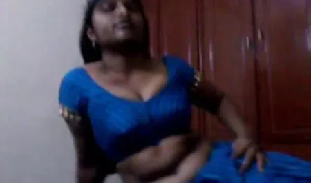 મોટી ગાંડ luscious ચીયરલિડર નહીં સેક્સ સાથે ઢીંગલી બીબીસી Creamed si