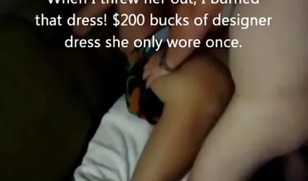 Sasha K વાંચે છે, અને પછી પસંદ કરવા માટે નગ્ન બોબલા વાહિયાત થવા બેડ