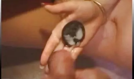 થોડી ઘોડો ચુત માત્ર સેક્સ માટે વાહિયાત વિમાન જીવતી મહિલા Anastasia કિનારવાળું અને fucked